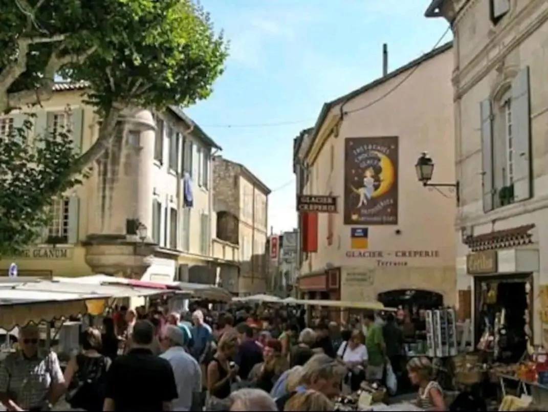 Appart Centre Ville De St Remy contacts